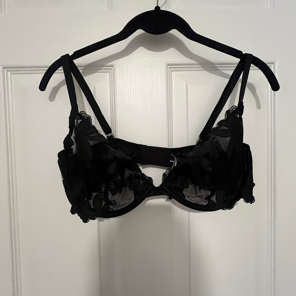 Victoria's Secret Black Lace Underwire Demi Bra